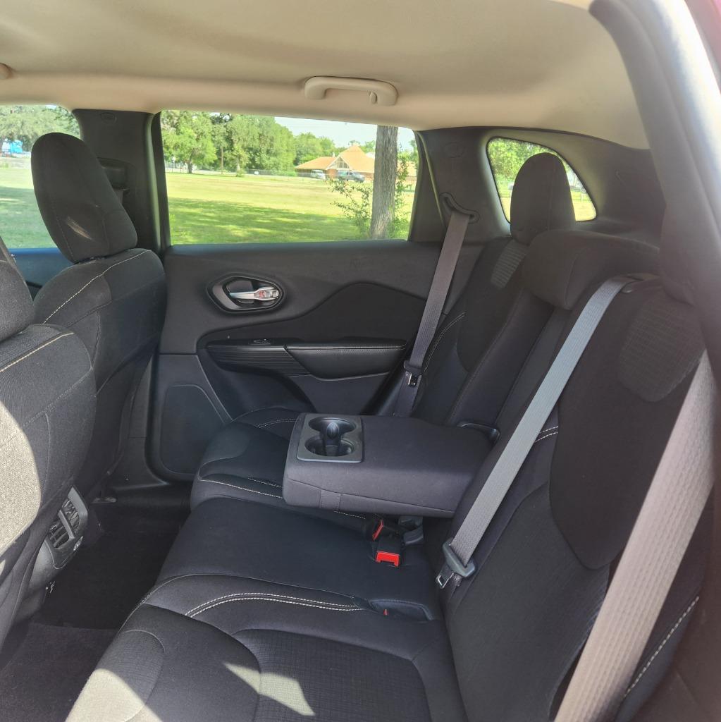 2016 Jeep Cherokee - $8,995