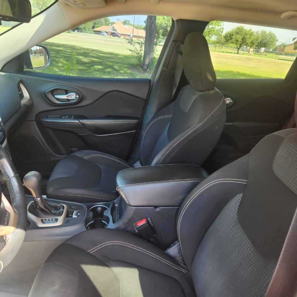 2016 Jeep Cherokee - $8,995