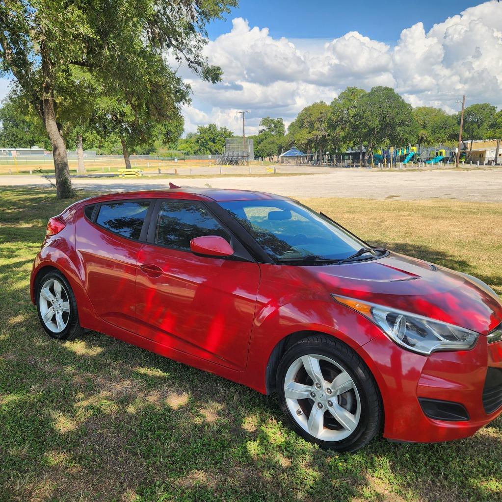 2015 Hyundai Veloster - $4,995
