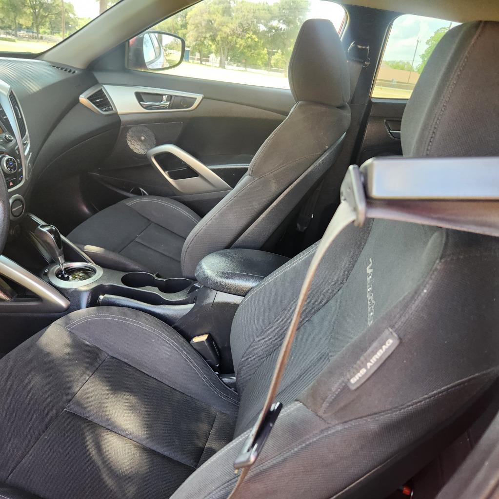 2015 Hyundai Veloster - $4,995