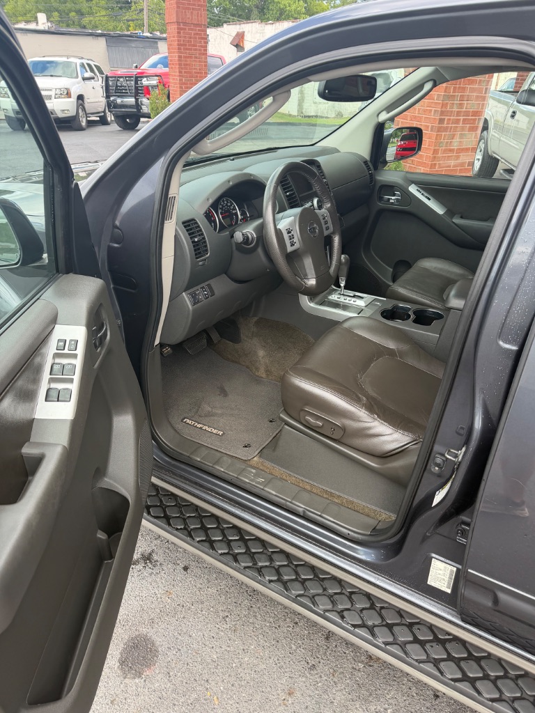 2012 Nissan Pathfinder - $6,900