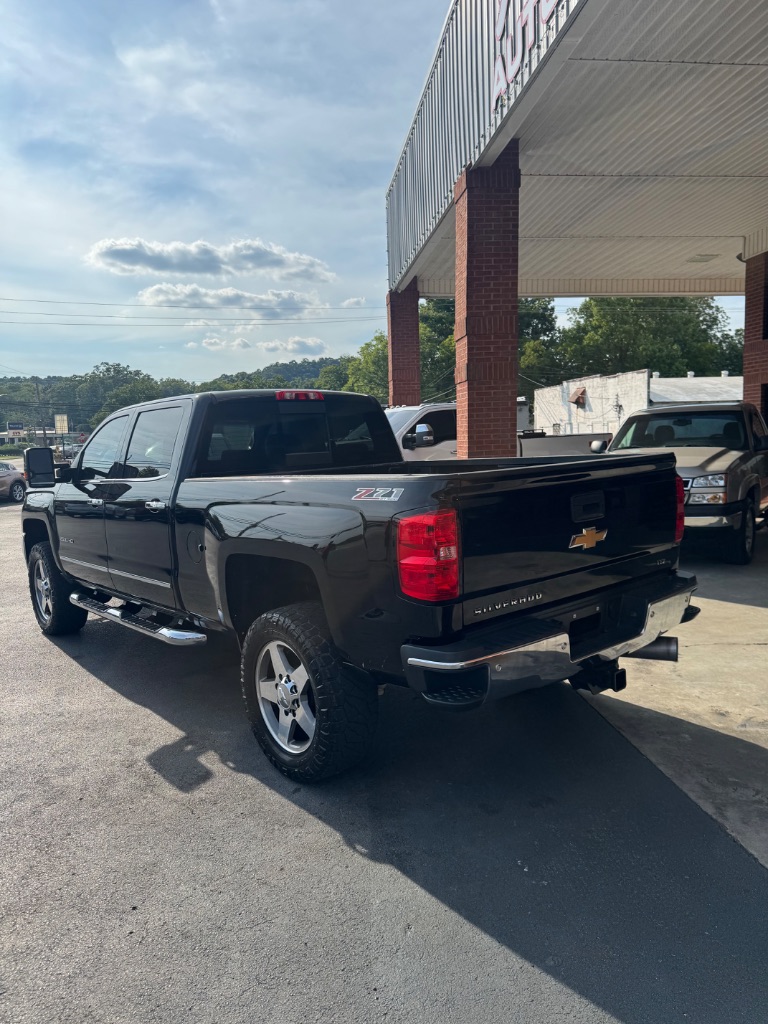 2017 Chevrolet Silverado 2500 - $34,900