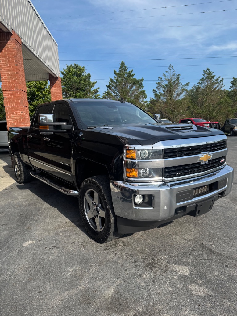 2017 Chevrolet Silverado 2500 - $34,900