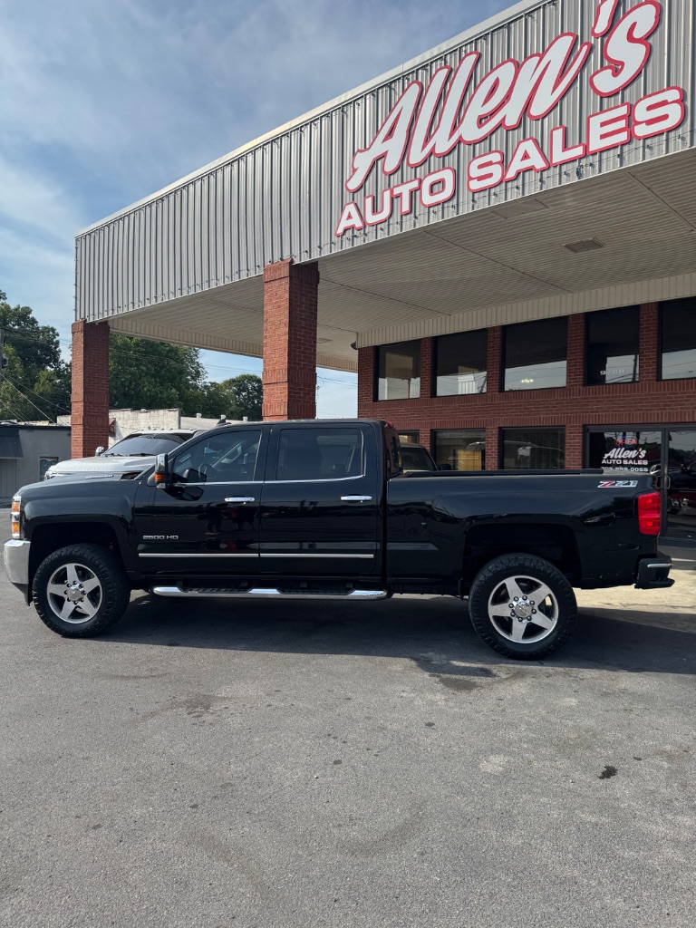 2017 Chevrolet Silverado 2500 - $34,900