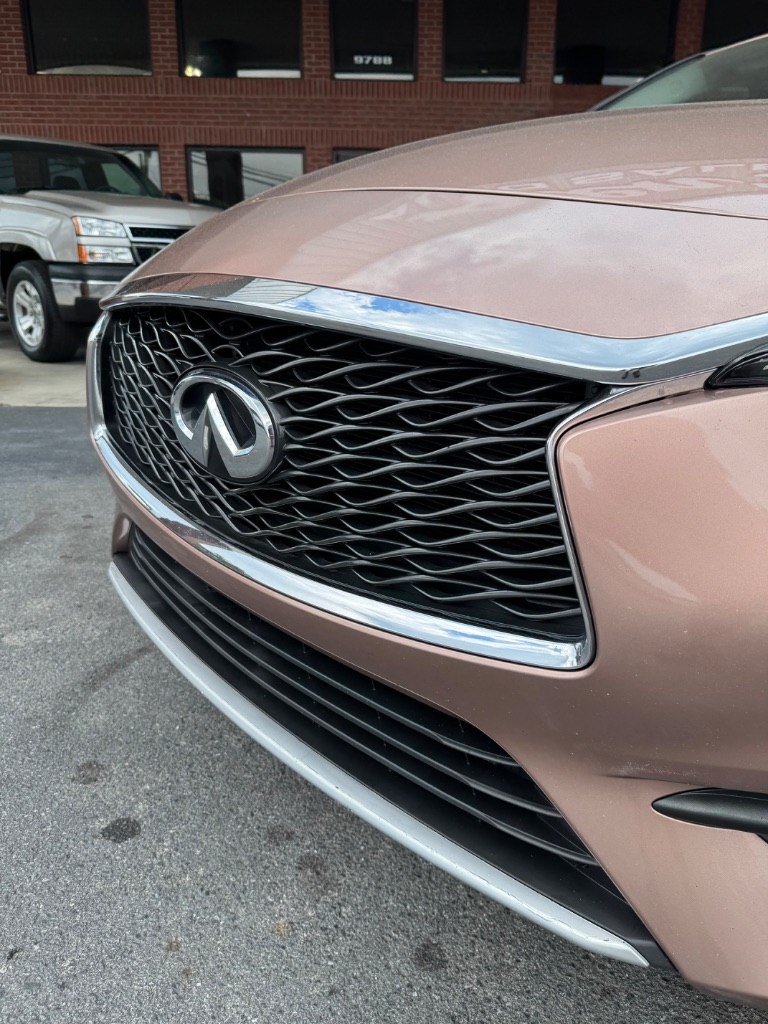2018 INFINITI QX30 - $9,900