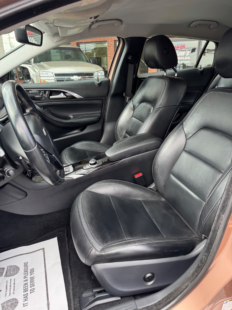 2018 INFINITI QX30 - $9,900