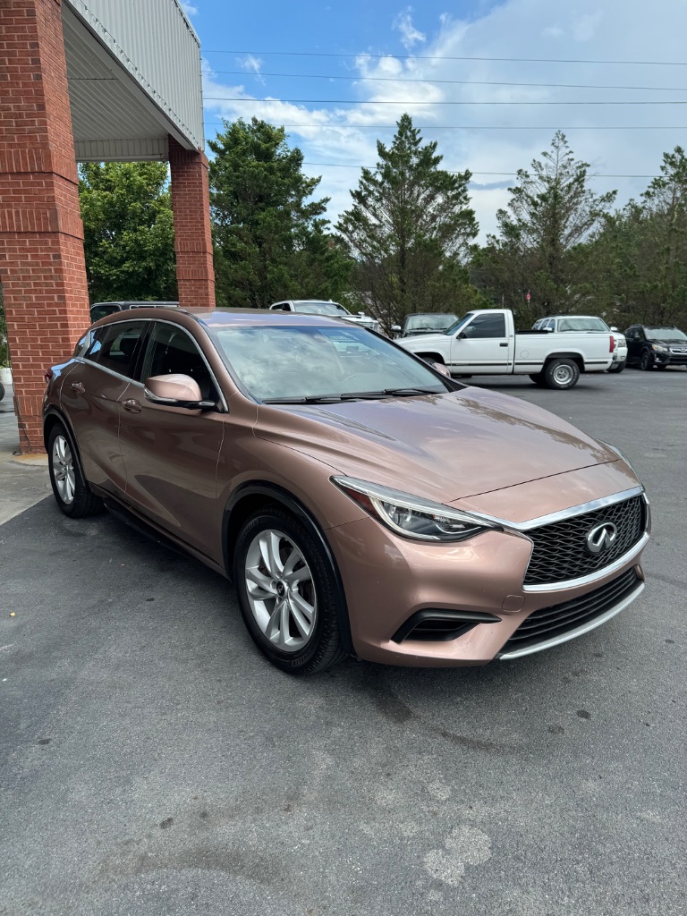 2018 INFINITI QX30 - $9,900
