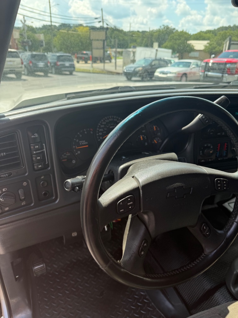 2006 Chevrolet Silverado - $16,900