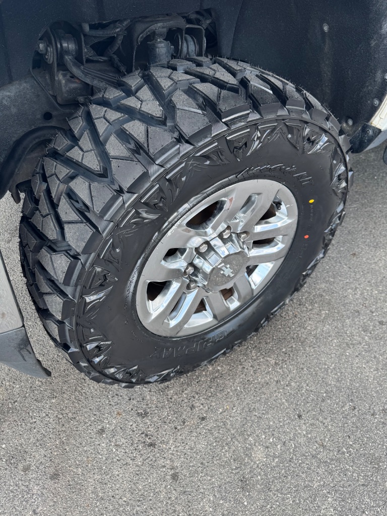 2017 Chevrolet Silverado - $33,900