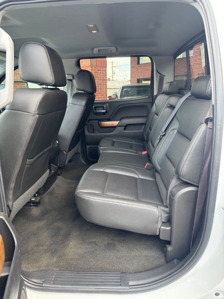 2017 Chevrolet Silverado - $33,900