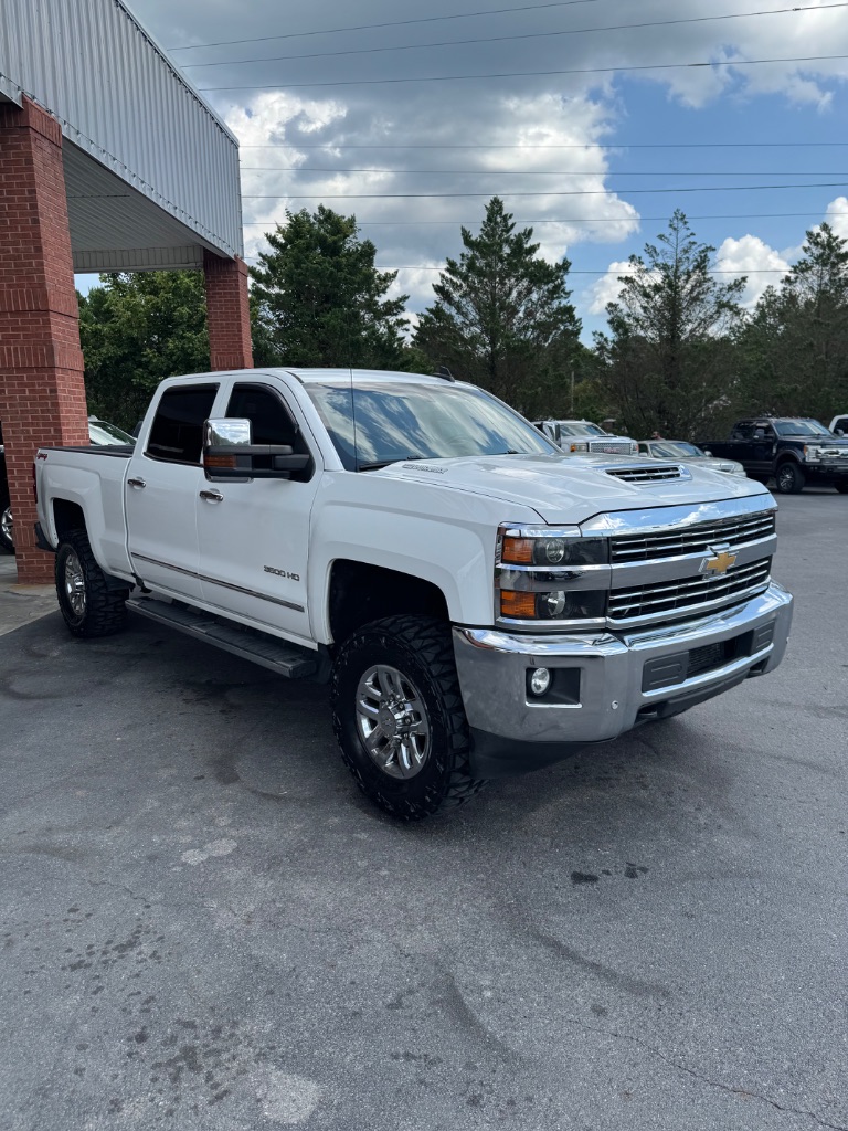 2017 Chevrolet Silverado - $33,900