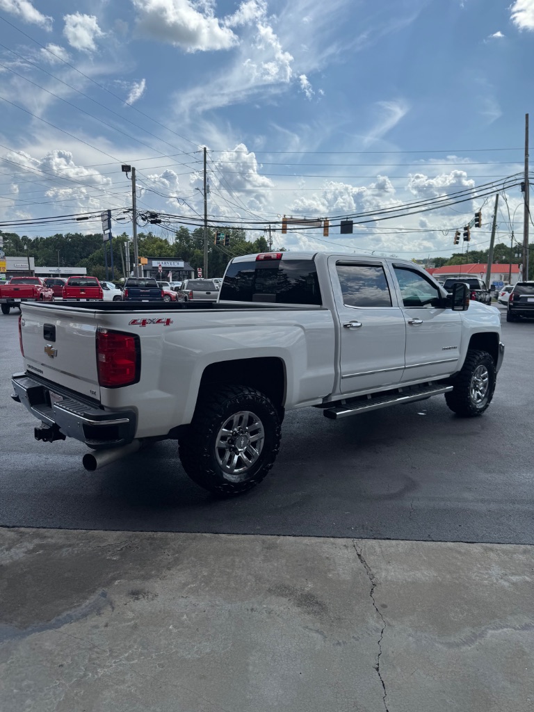 2017 Chevrolet Silverado - $33,900