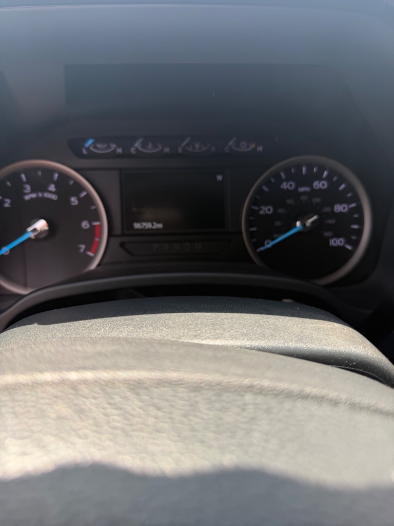 2022 Ford F-250 - $32,900