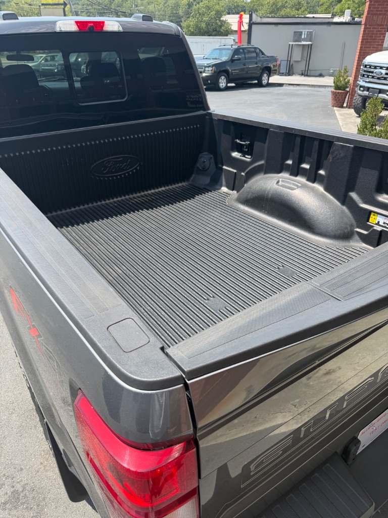 2022 Ford F-250 - $32,900