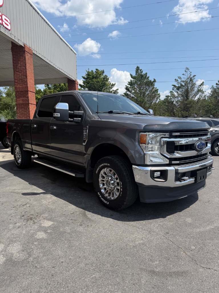 2022 Ford F-250 - $32,900