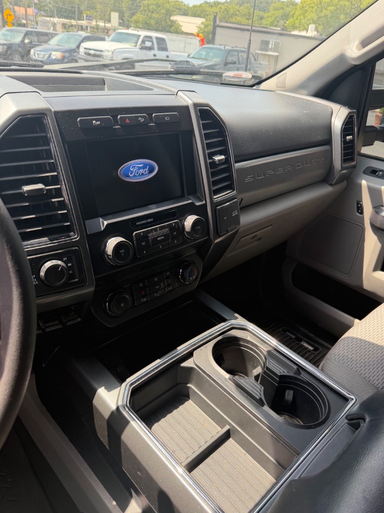 2022 Ford F-250 - $32,900