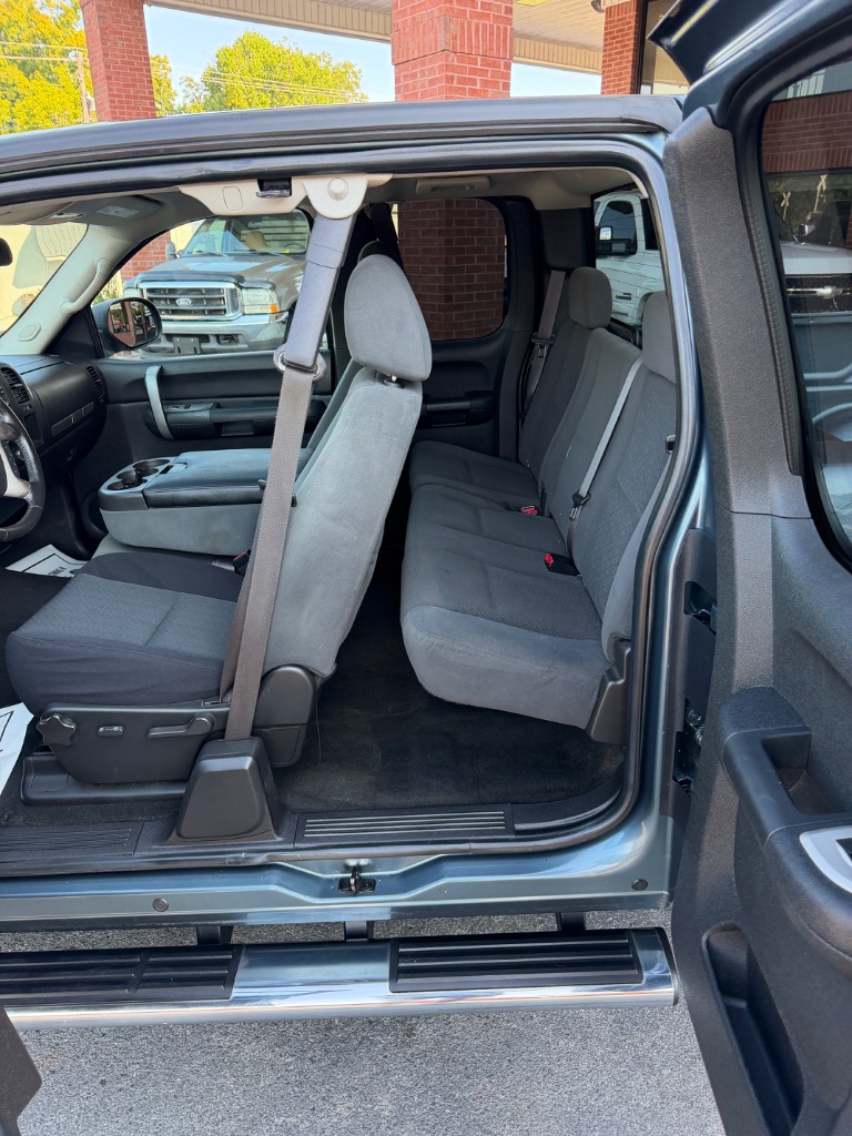 2008 Chevrolet Silverado - $10,900