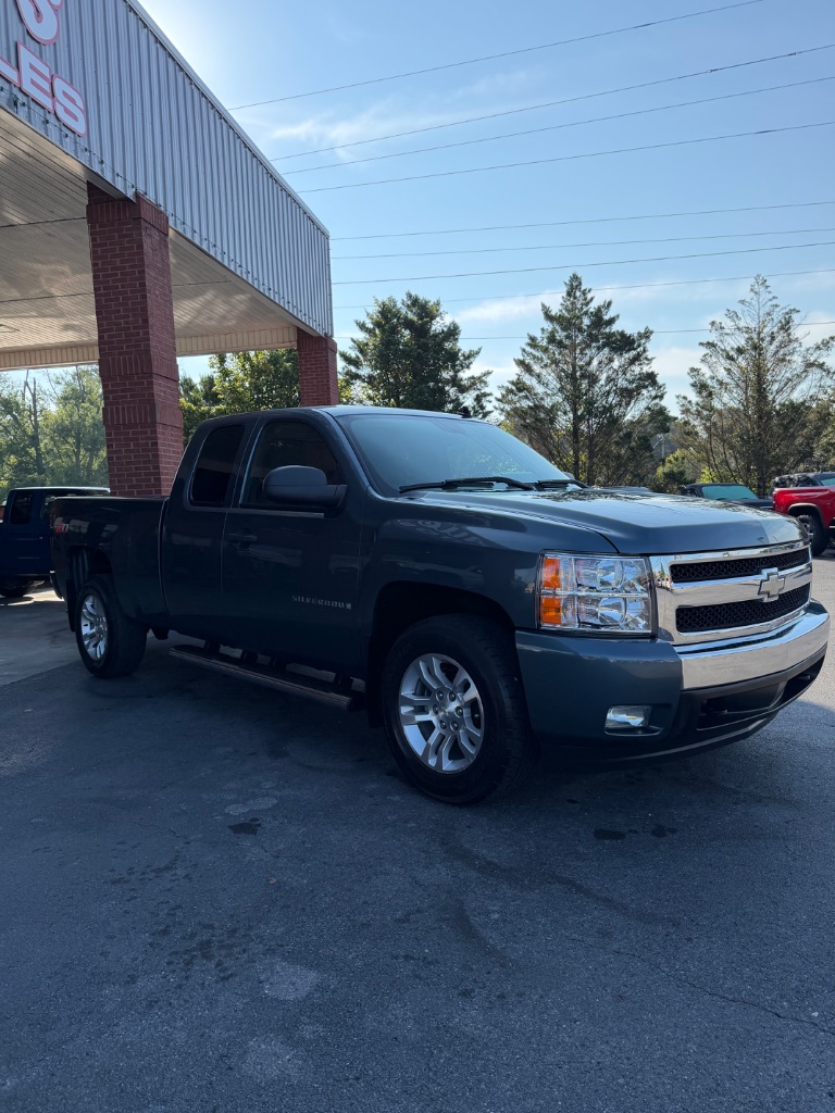 2008 Chevrolet Silverado - $10,900