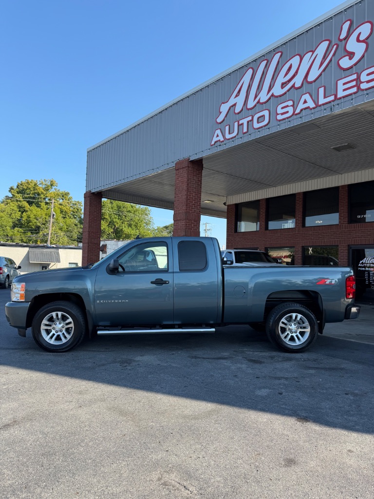 2008 Chevrolet Silverado - $10,900