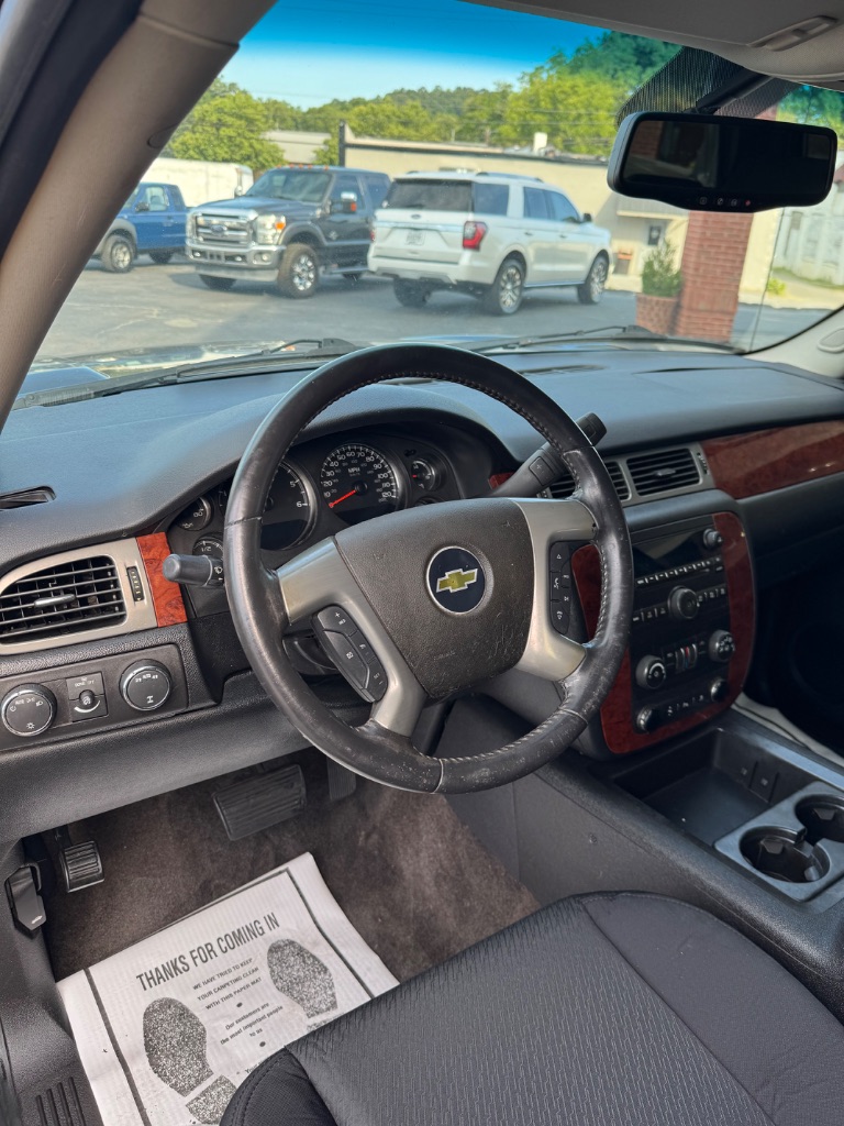 2011 Chevrolet Avalanche - $7,900