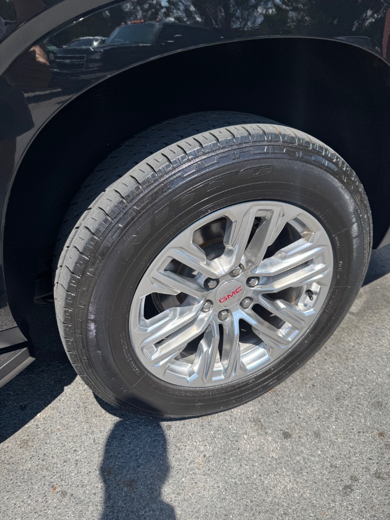 2021 GMC Yukon - $28,900