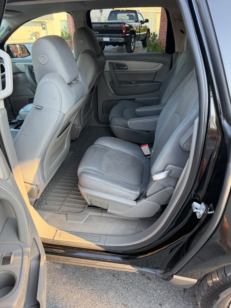 2017 Chevrolet Traverse - $9,900