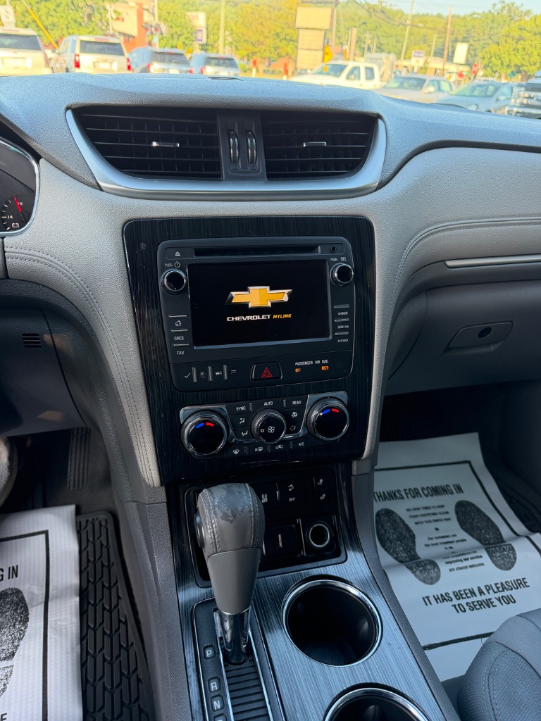 2017 Chevrolet Traverse - $9,900