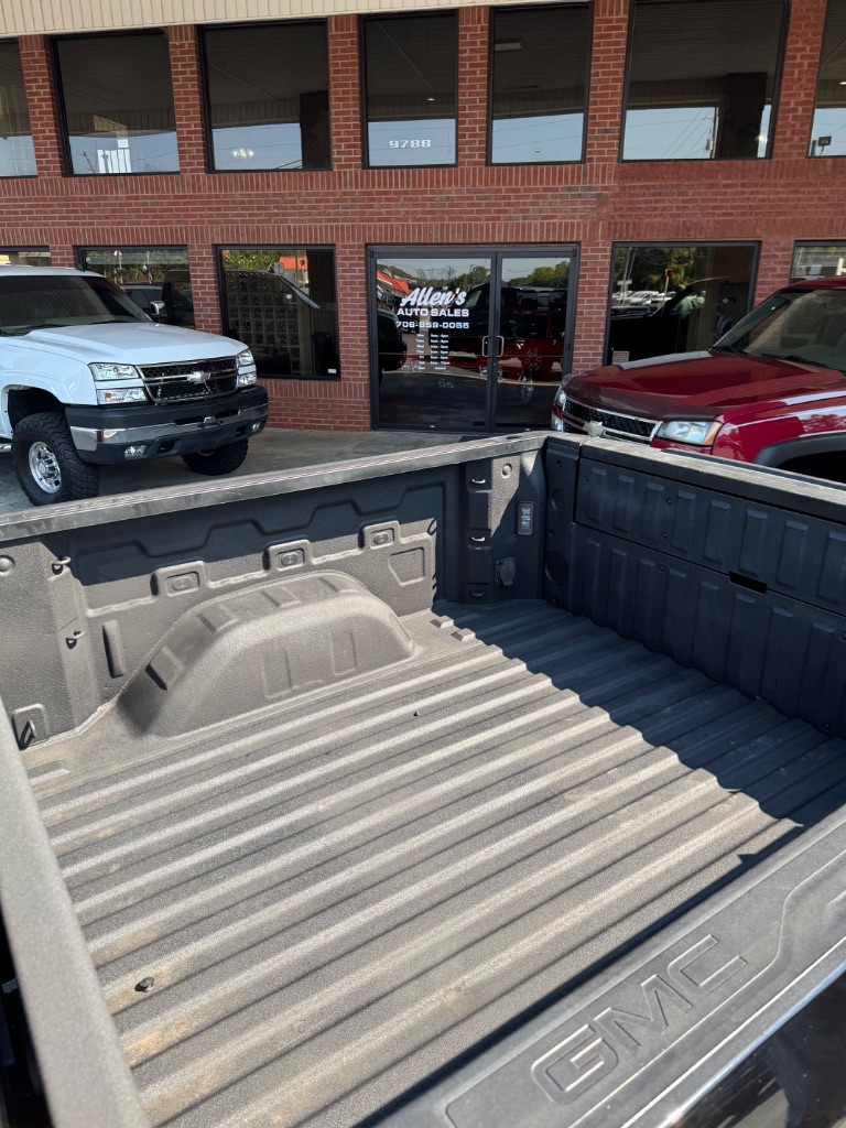 2019 GMC Sierra - $27,900