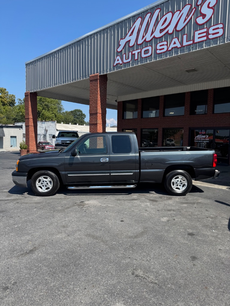 2003 Chevrolet Silverado - $7,900