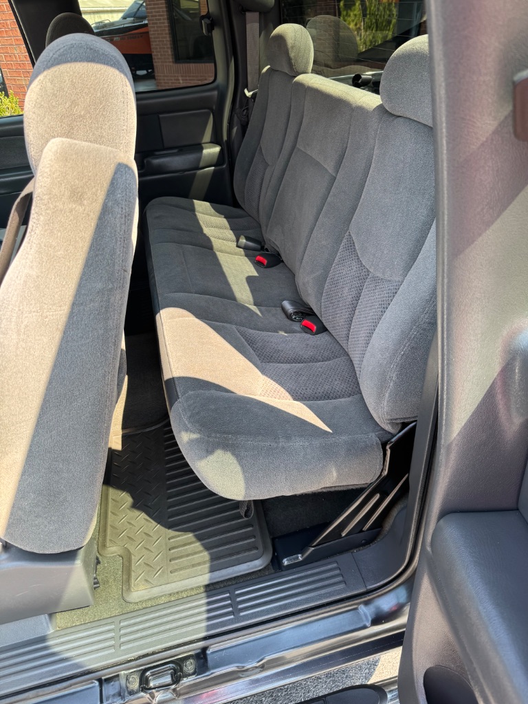 2003 Chevrolet Silverado - $7,900