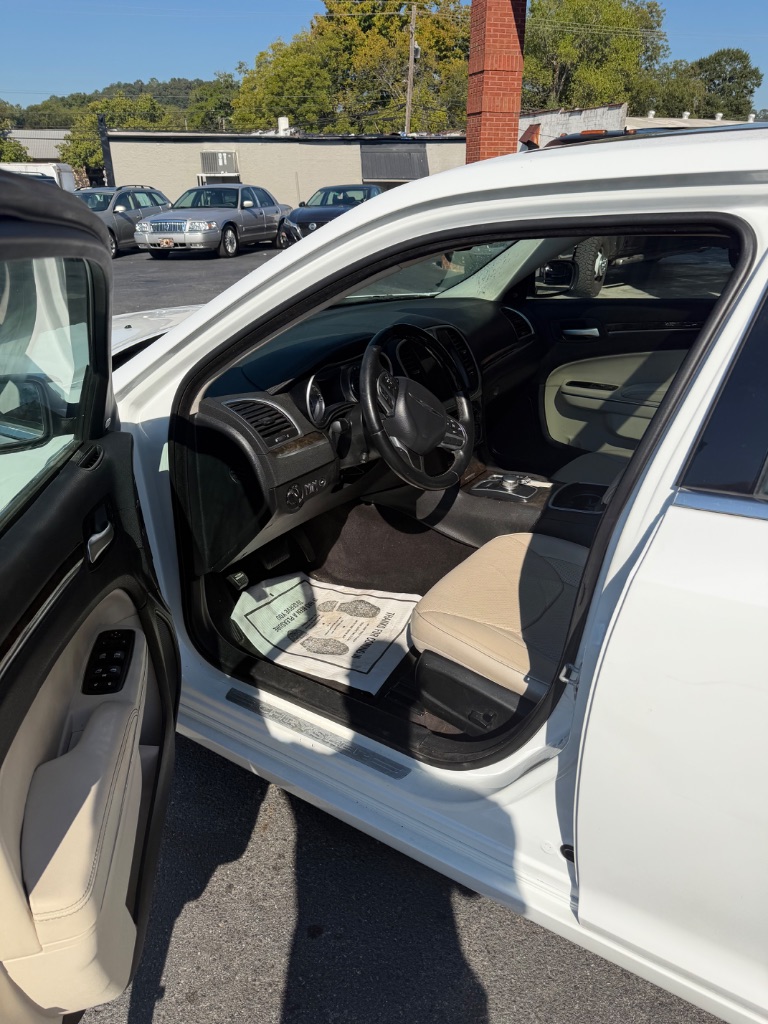 2017 Chrysler 300 - $11,900