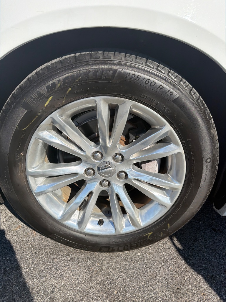 2017 Chrysler 300 - $11,900