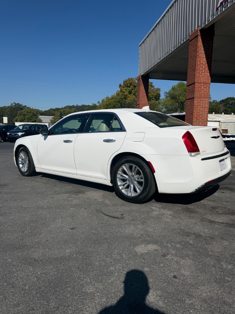 2017 Chrysler 300 - $11,900