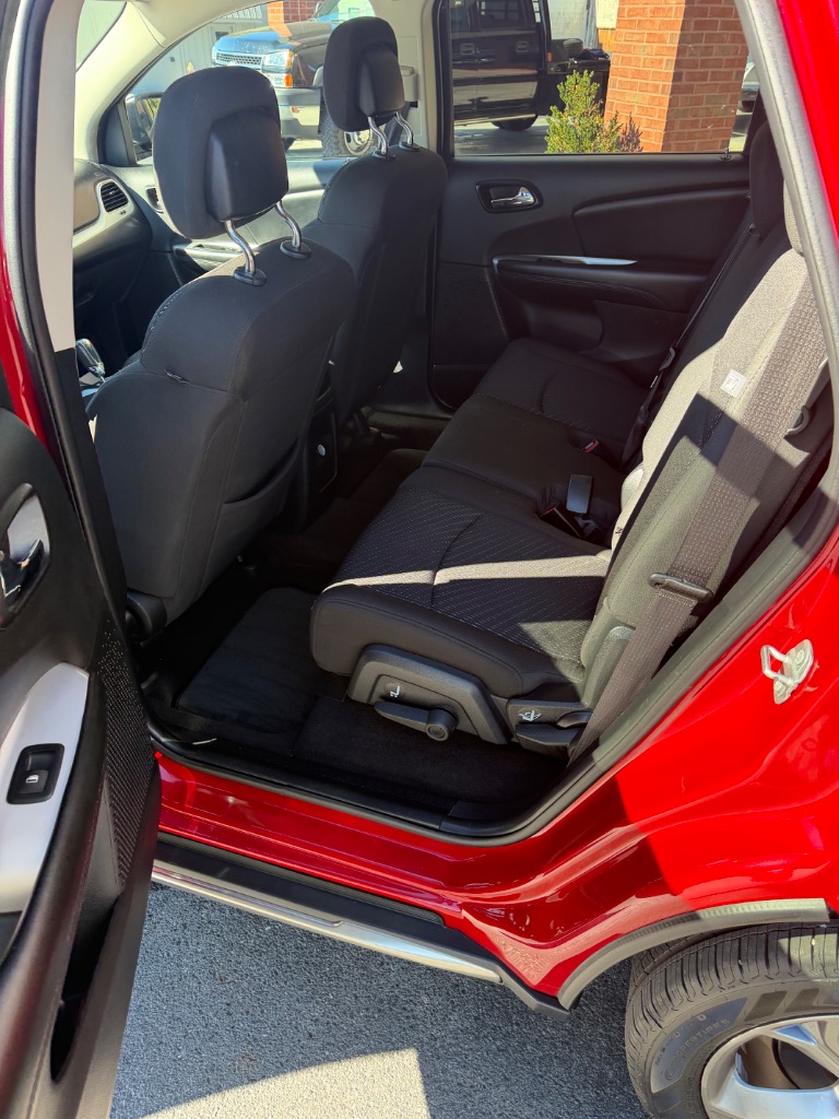 2017 Dodge Journey - $9,900