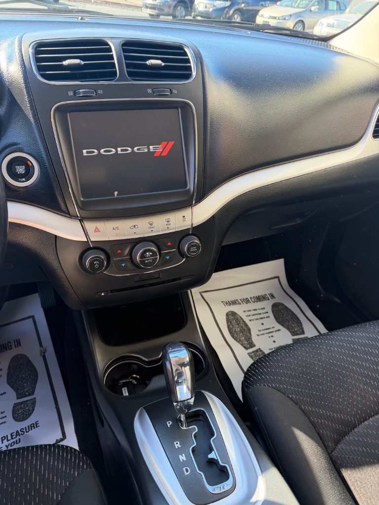 2017 Dodge Journey - $9,900