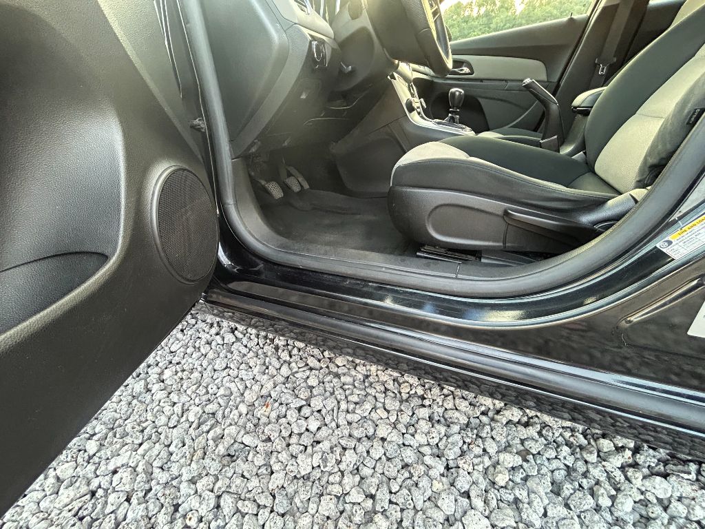 2012 Chevrolet Cruze - $5,800
