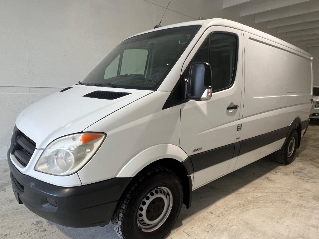 2012 Mercedes-Benz 500 - $11,000