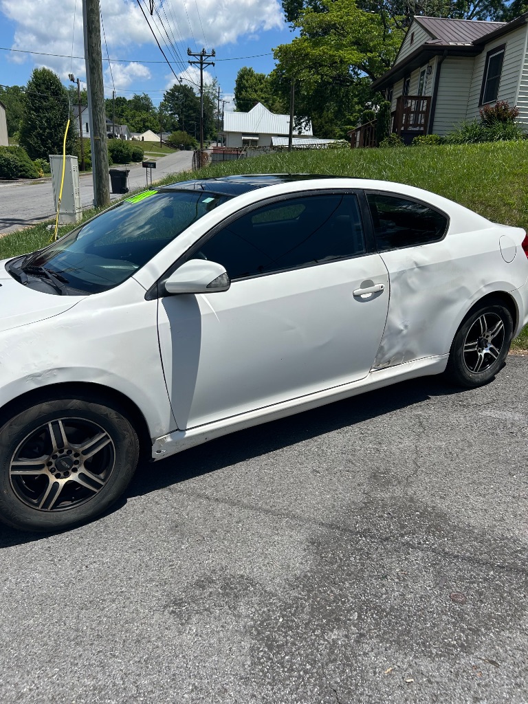 2005 Toyota Scion Tc - $3,988