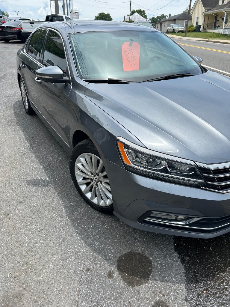 2016 Volkswagen Passat - $7,765