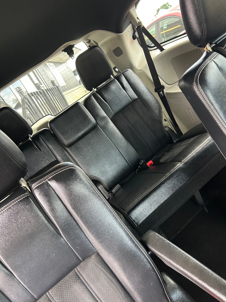 2017 Dodge Grand Caravan - $7,499