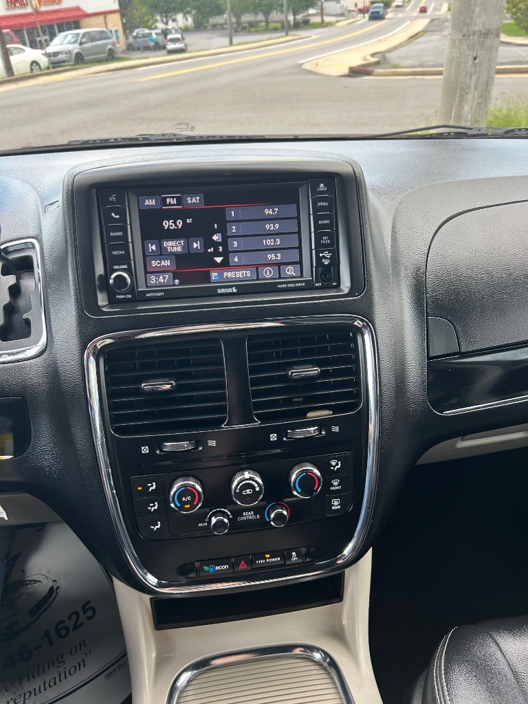 2017 Dodge Grand Caravan - $7,499