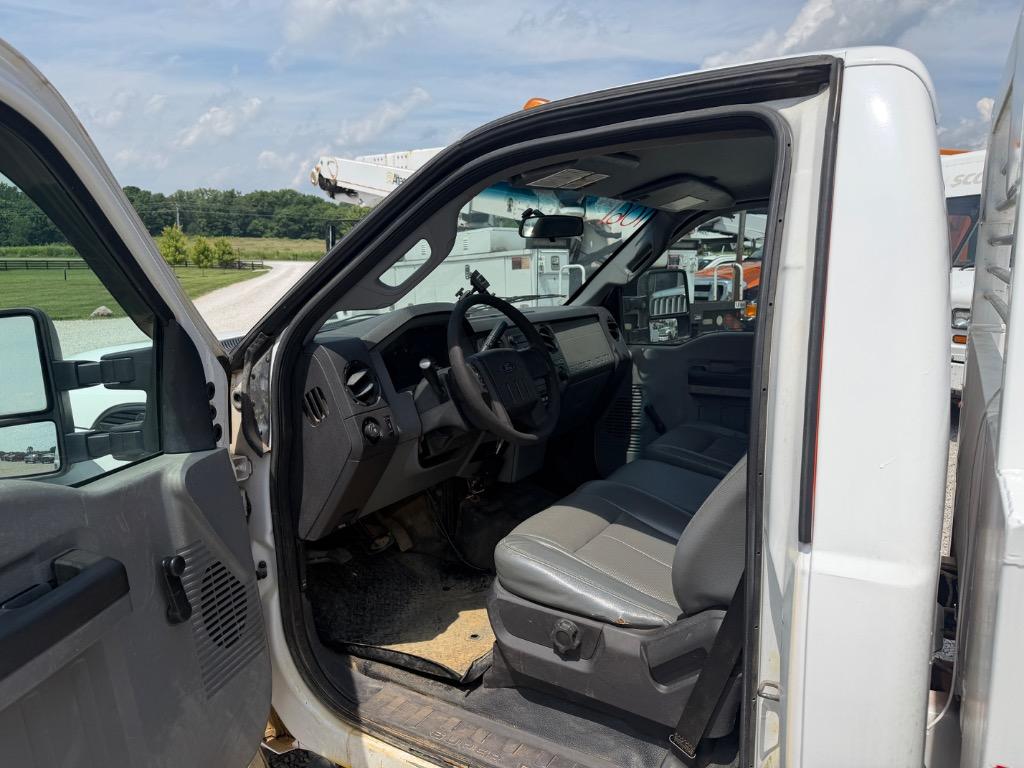 2015 Ford F-550 - $23,500