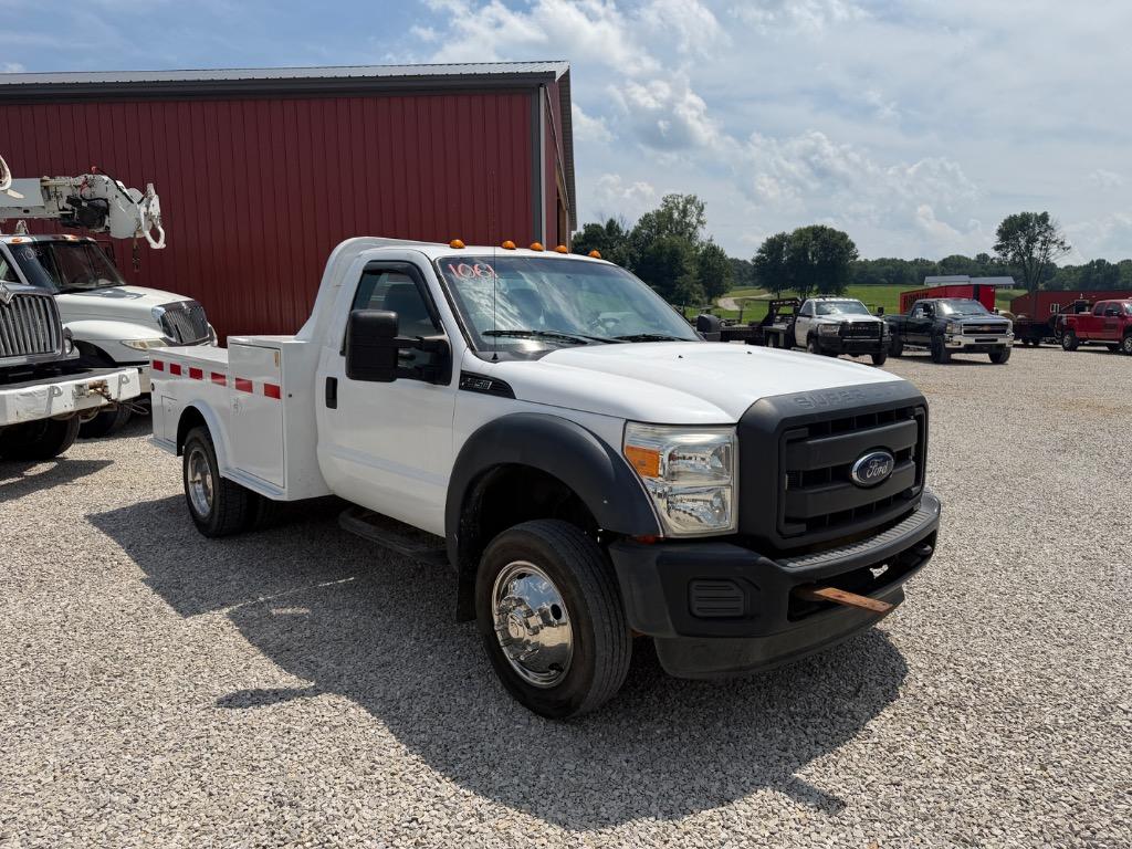 2015 Ford F-550 - $23,500
