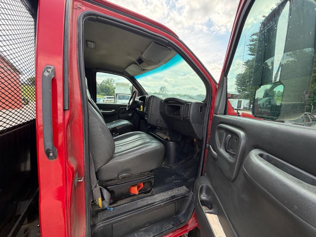 2006 GMC C6 - $8,500