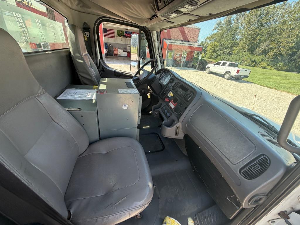 2007 Freightliner M2 - $16,000