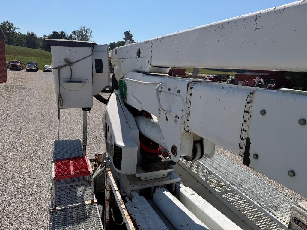 2007 Freightliner M2 - $16,000