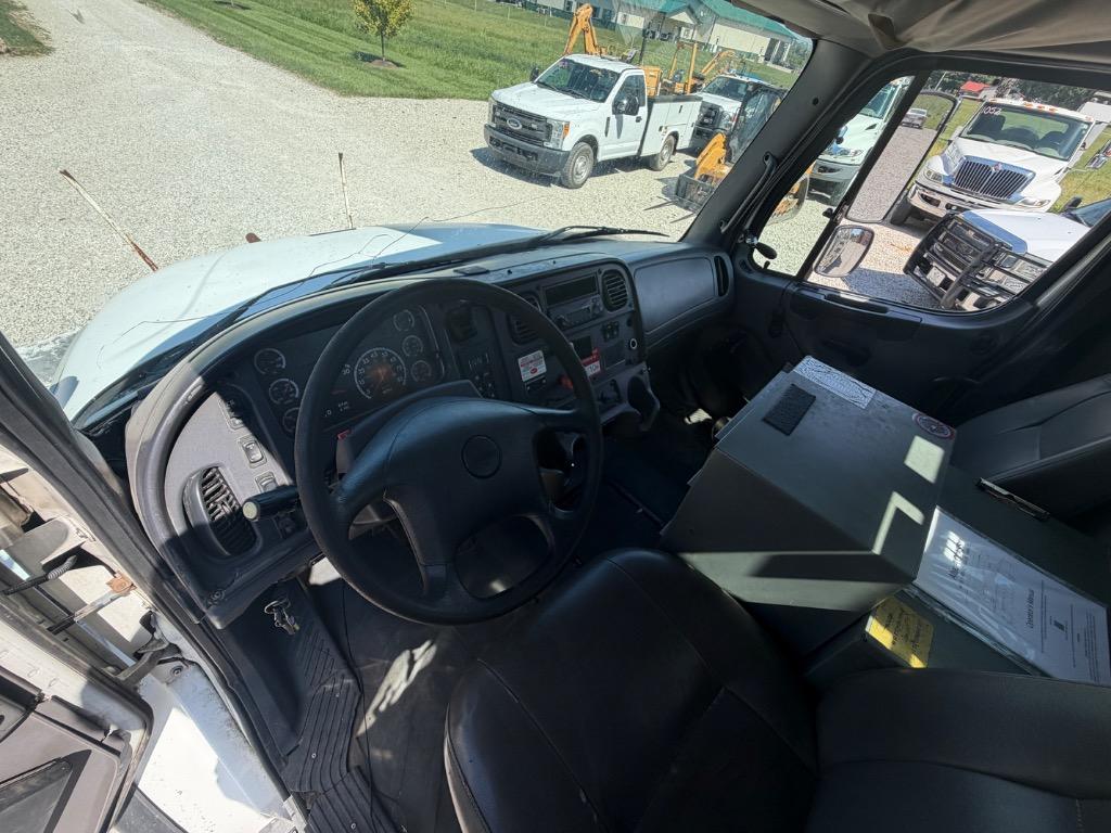 2007 Freightliner M2 - $16,000