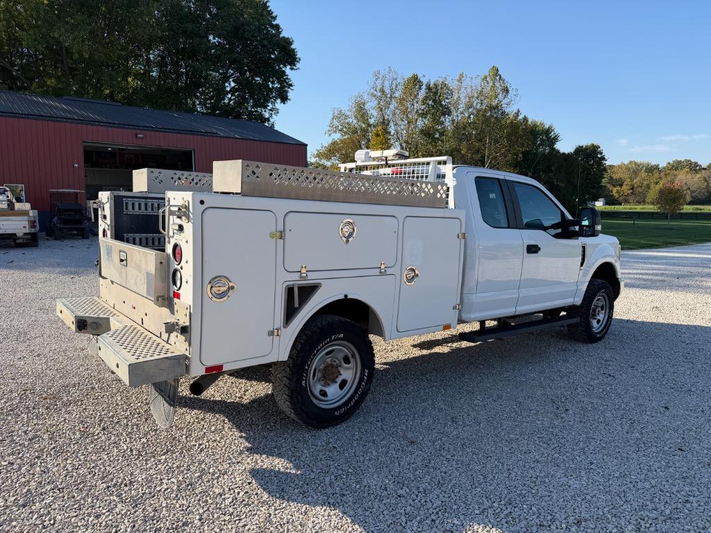 2019 Ford F-350 - $19,900