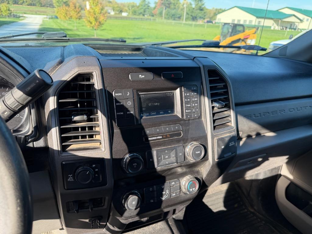 2019 Ford F-350 - $19,900