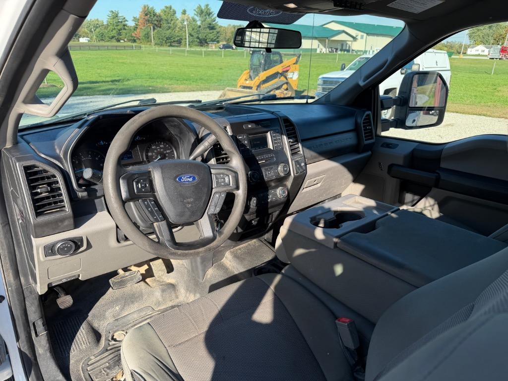 2019 Ford F-350 - $19,900